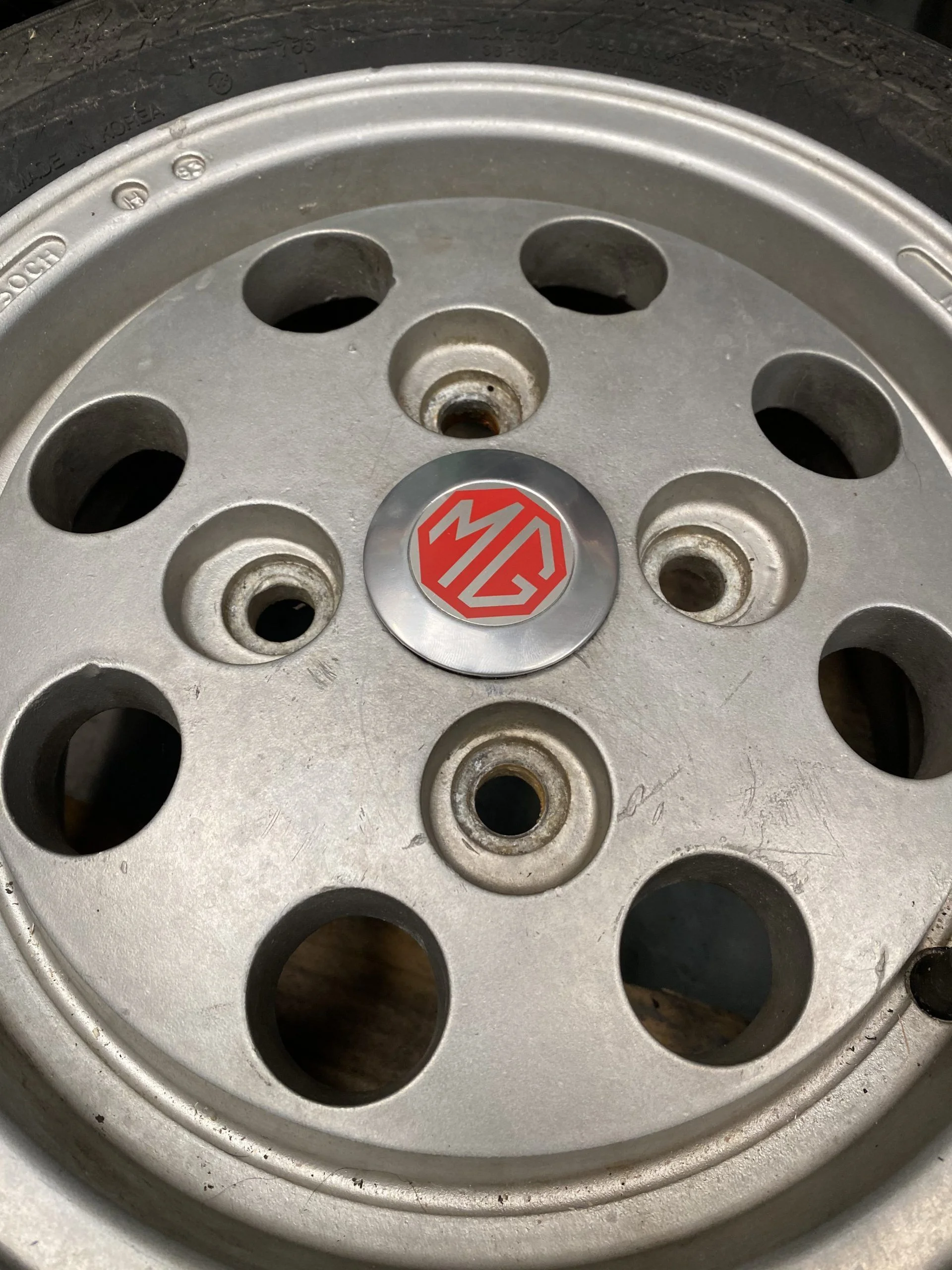 MG METRO WHEEL CENTRE CAP BADGES (4PK) - Image 6